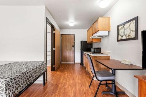 WoodSpring Suites Tulsa - Tap to explore photos