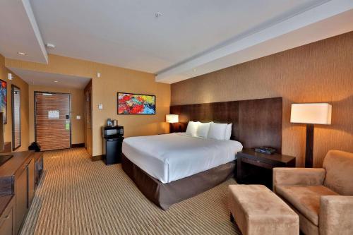 Edmonton Hotel & Convention Centre - image 3