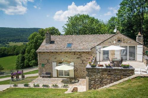 Gite du haut au cayre gîte à louer Saint-Julien-du-Tournel