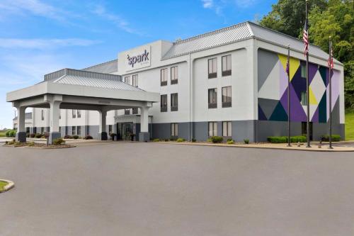 . Spark By Hilton Newcomerstown