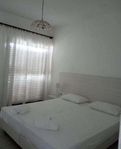 Studio with Sea View (2 Adults) image 3