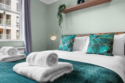 Chic 2 Bedroom Apartment near Liverpool Street by Gold Stays, Londýn