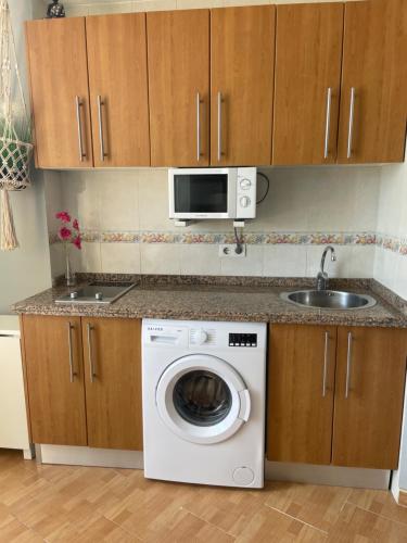 Benalmadena ,apartamento-Estudio primera Línea de Playa 5