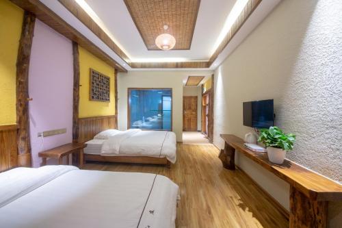 1 queen bed