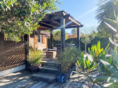 Chalet Landais by Interhome, Saubion