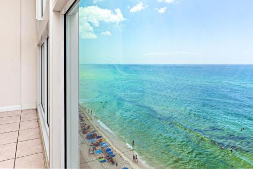 Edgewater West Condos - 전망