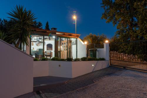 Villa Alina with heated pool in Rogoznica