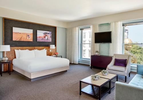 Corner Suite