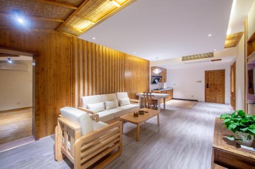 2 bedrooms, 3 beds