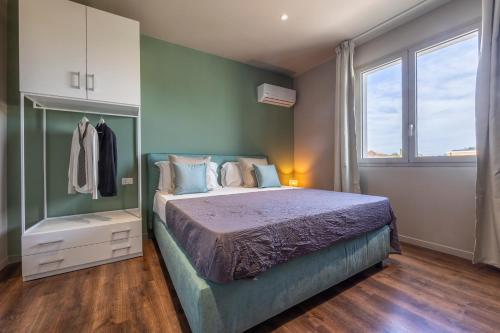Economy Double Room image 6