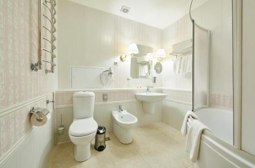 Victoria Hotel Na Zamkovoy Minsk In Minsk From 67 Trabber - 