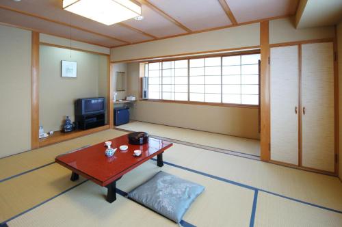 room detail thumbnail 0