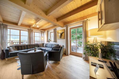 Schöneben Chalet Hohe Tauern Blick in Wald im Pinzgau, Österreich