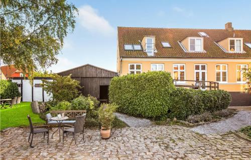  Cozy Apartment In Svaneke With Wifi in Svaneke