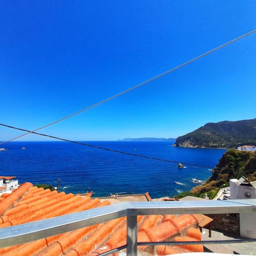 Two-Bedroom Apartment with Sea View image 2
