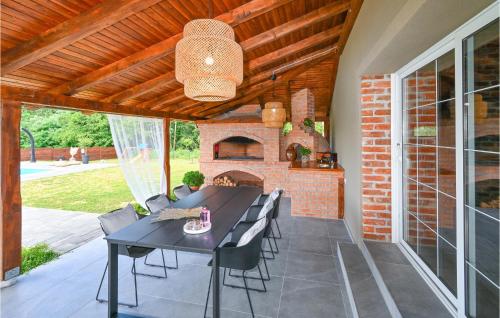 Restaurant, Amazing Home In Gornje Plavnice With Sauna in Leticani