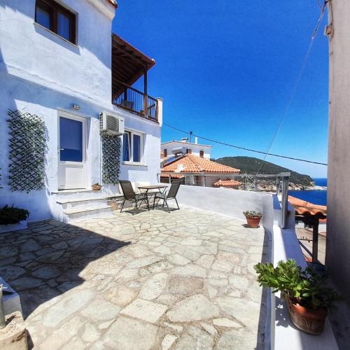 Two-Bedroom Apartment with Sea View image 3
