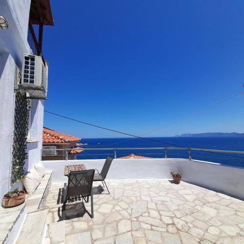 Two-Bedroom Apartment with Sea View image 4