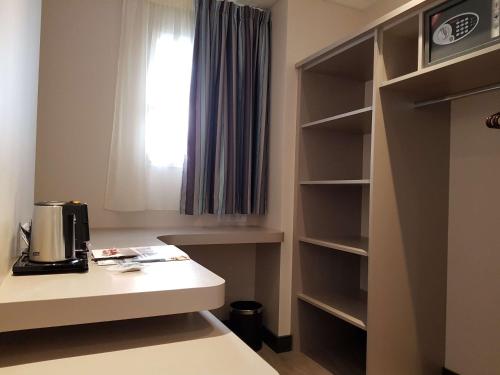 Brit Hotel de Grignan Vichy - image 10