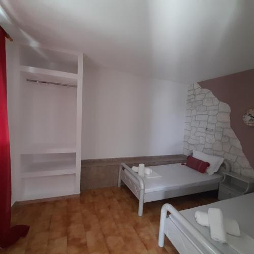 Two-Bedroom Apartment with Sea View image 7