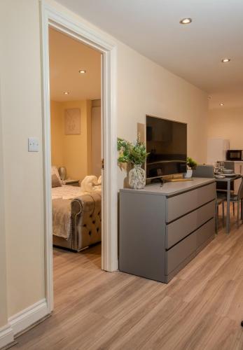Basement Apartment, Londra