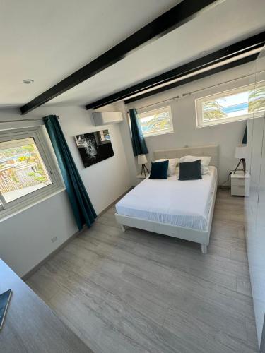 Magnifique Appartement Climatise Vue Mer Ref LA PLAGE in Saint-Raphael