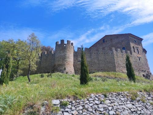 Private Stone Cottage with Starlink & Lake View