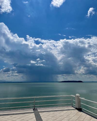 Private Stone Cottage with Starlink & Lake View