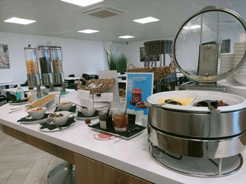 อาหารและเครื่องดื่ม, Brit Hotel Confort Loches in โลช