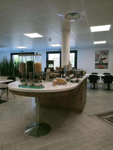 อาหารและเครื่องดื่ม, Brit Hotel Confort Loches in โลช