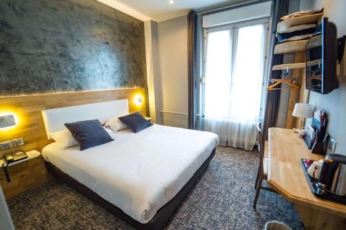 Brit Hotel Privilège Le Royal - Centre Gare - image 8