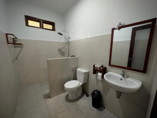 Kalamoana House Room Type - Deluxe Double Room (2 Adults + 1 Child) Kalamoana House Room Type - Deluxe Double Room (2 Adults + 1 Child)