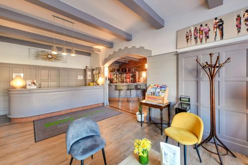 Vestíbulo, Brit Hotel Roanne - Le Grand Hotel in Roanne