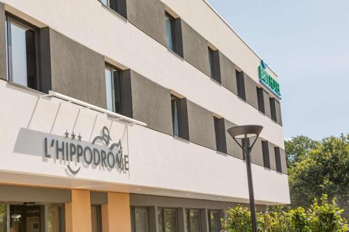 Brit Hotel Ploermel - Hotel de l'Hippodrome - image 3
