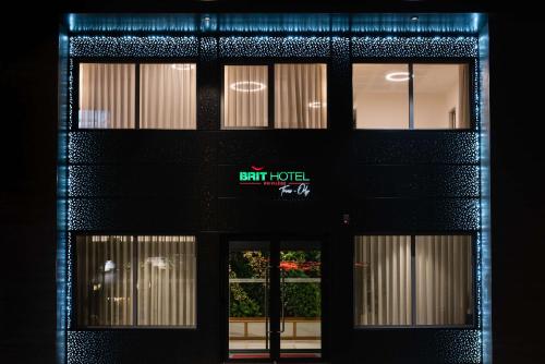 Exterior view, Brit Hotel Paris Orly Rungis near De Lâ€™hotel De Ville