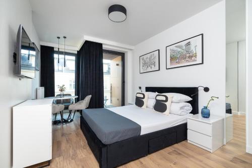 Moonstone - Studio with Balcony & AC - City Center, Krakow