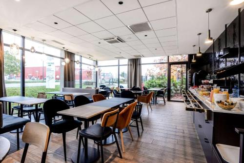 Étterem, Brit Hotel Du Stade Rennes Ouest in Rennes Külváros