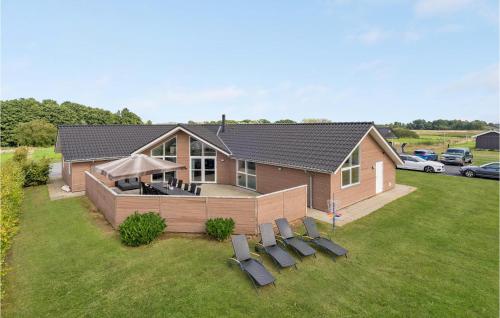 Nice Home In Haderslev With Sauna – khách sạn tại Flovt