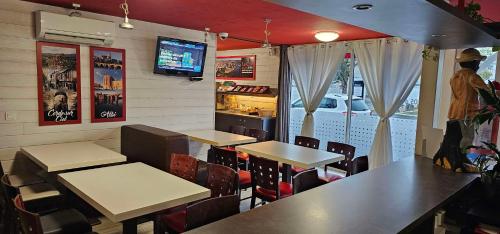 Brit Hotel Albi - image 5