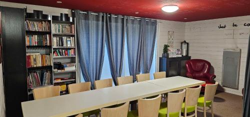 Brit Hotel Albi - image 8