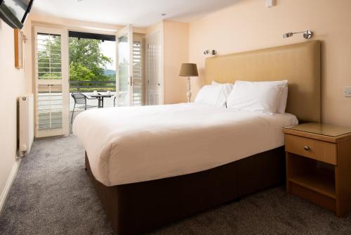 Ambleside Lake House - main image
