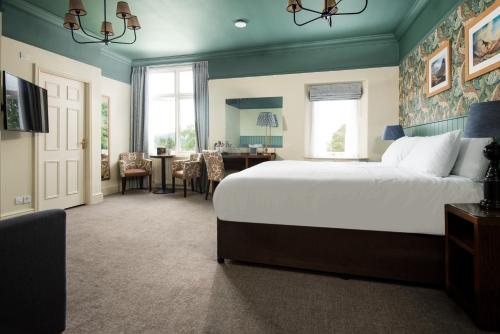 Ambleside Lake House - image 12