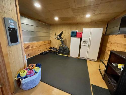 Rhinostar Lakeside Retreat in Ten Mile, USA