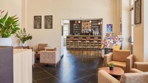 Ресторан, Studio résidence touristique 3 étoiles (Studio residence touristique 3 etoiles) in Ле Мее-сюр-Сен