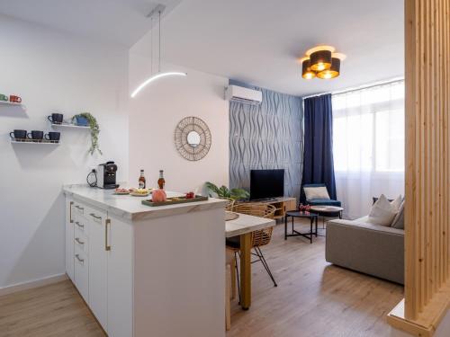Torremolinos Central Beach Apartment