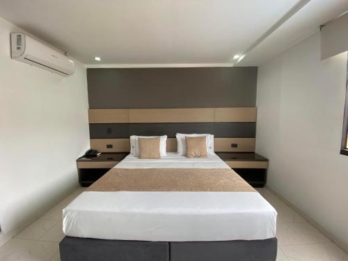 1 queen bed