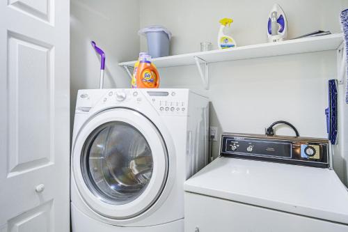 Pet-Friendly Bay St Louis Home with Dock!