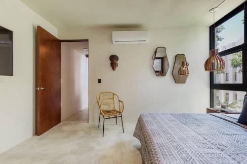 Nice and Cozy PH with Private Pool