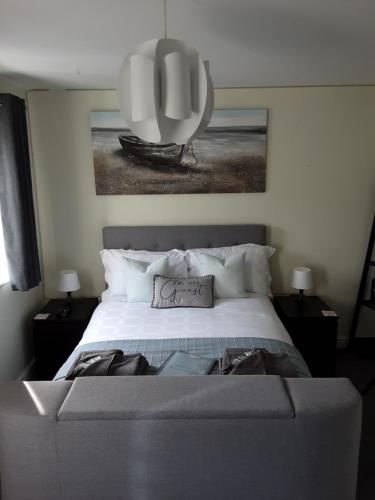 Freda's Treasure "Freddie's Room" in Par