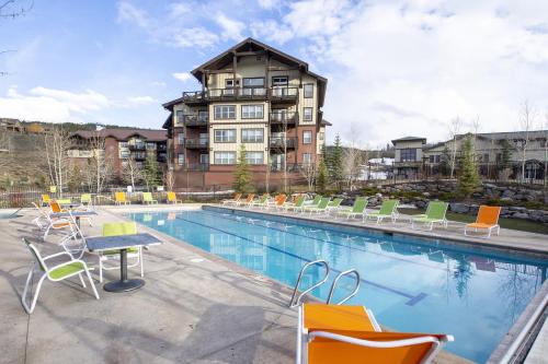 Peak View Drive townhouse in Granby, USA